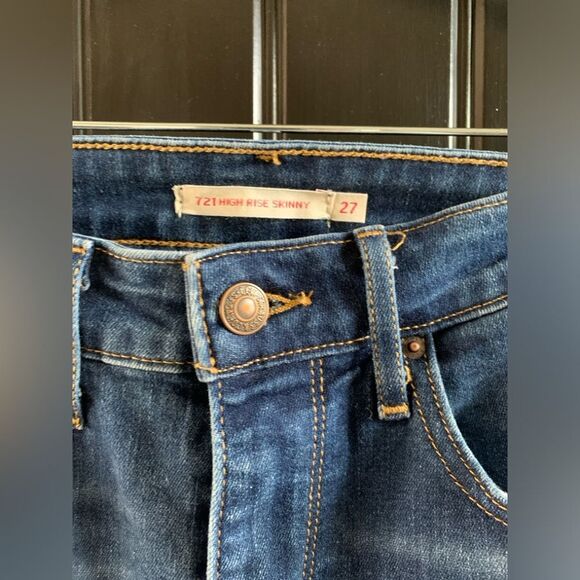Levi's 721 High Rise Skinny Jeans | Size 27 - Picture 3 of 4